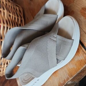 Easy Spirit Blast Mesh Stretch  Sandal‎ Taupe sz 8
